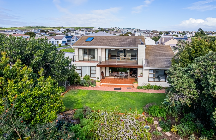 4 Bedroom Property for Sale in Country Club Western Cape